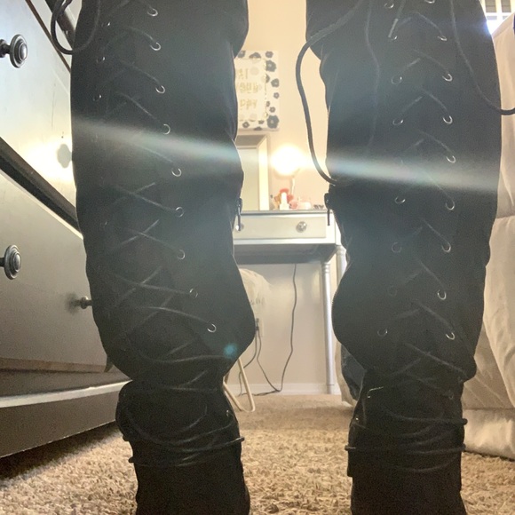 Boots - Picture 3 of 4